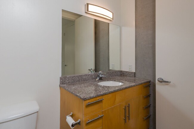 Building Photo - 2 bedroom 2 story East Village loft at Fah...