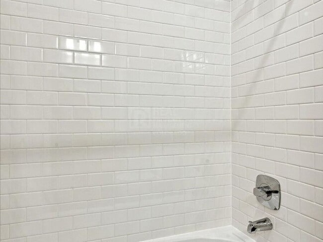 Building Photo - 3073 W Bates Ave