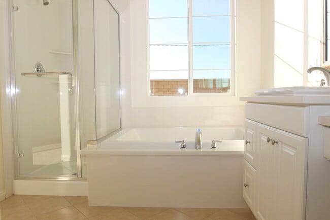 Building Photo - Coming Soon! Single Story 3/2 stunner located at West Haven!