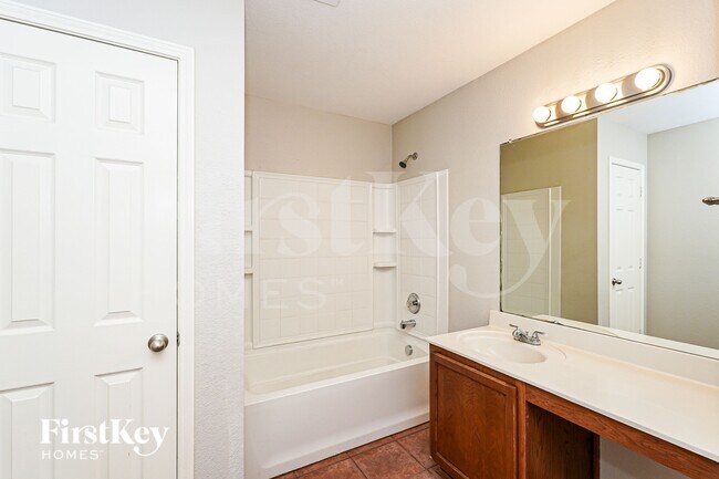 Building Photo - 12640 Shady Cedar Dr