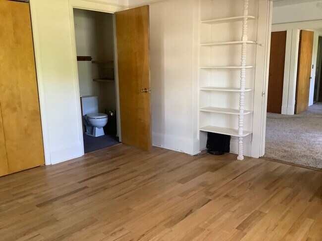 Building Photo - 13775 Carlton St