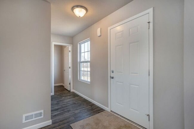 Building Photo - 412 Eastwood Dr