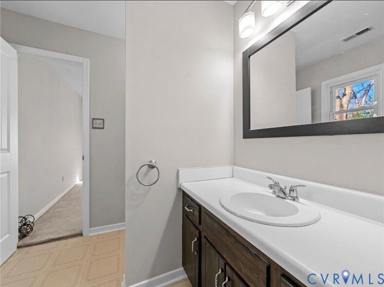 Building Photo - 13706 Danbury Dr