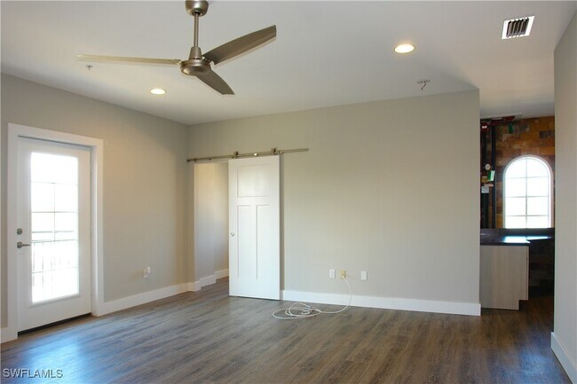 Building Photo - 4645 SE 11th Pl