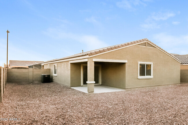 Building Photo - 9068 S 253rd Dr