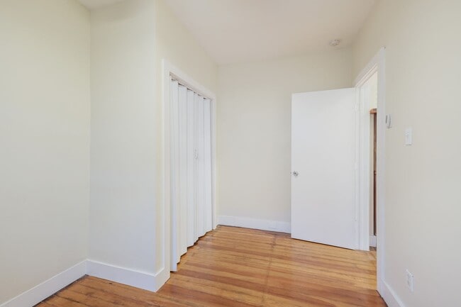 Building Photo - 1/1 Hidden Gem near Pearl