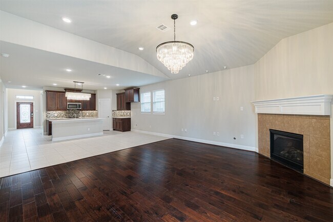 Building Photo - 16719 Highland Country Dr