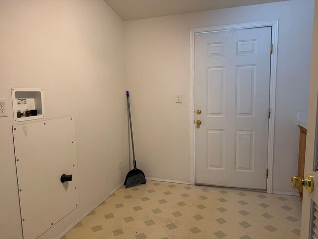 Building Photo - ? Newly Remodeled 3 Bedroom, 2 Bath Home in Monroe, Oregon ?