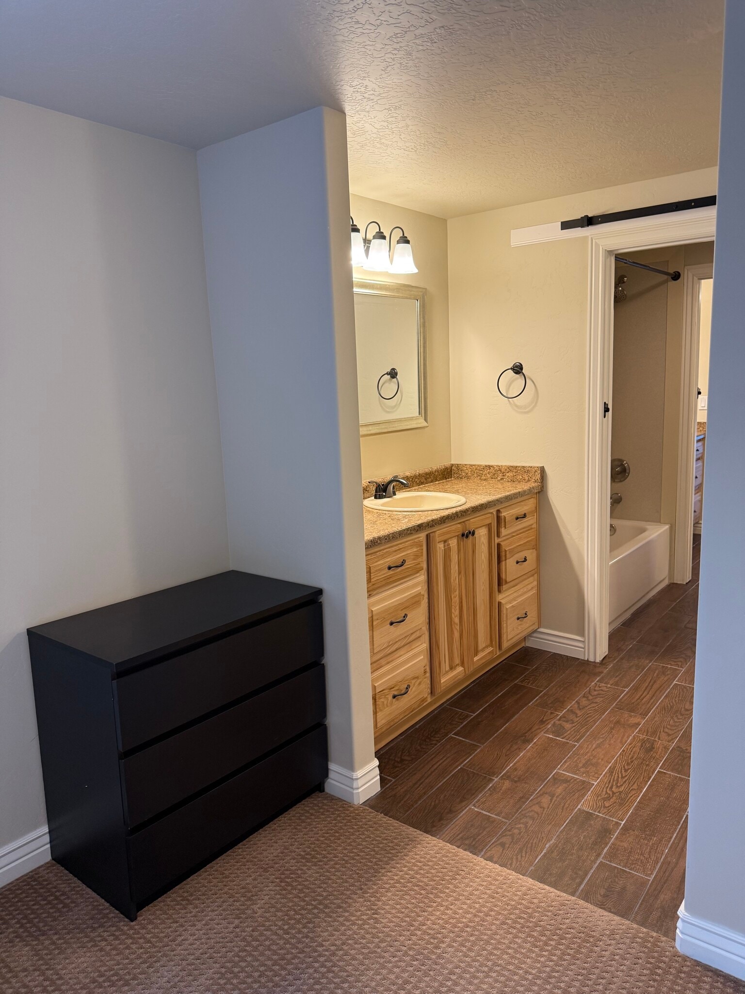 Building Photo - 1213 E St Josephs St