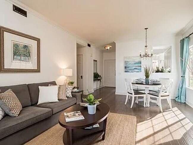 Building Photo - Pacifica Del Mar Highlands - 2 Bedroom 2 Bathroom Retreat