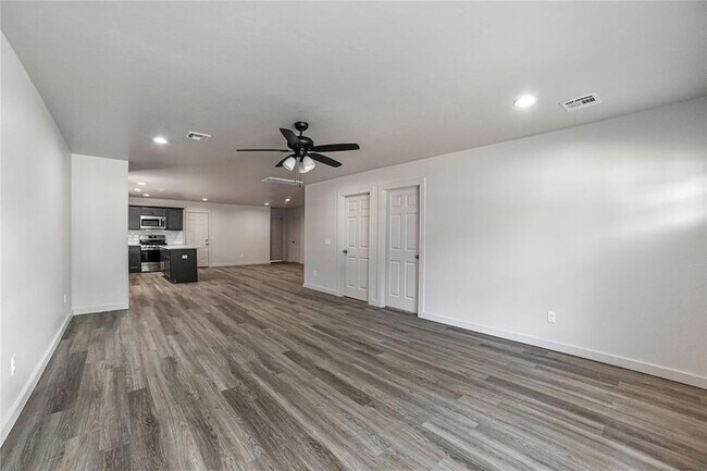 Building Photo - 1417 Mallard Dr