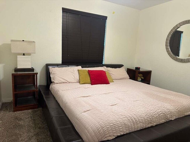 Building Photo - 108 Belaire Cir