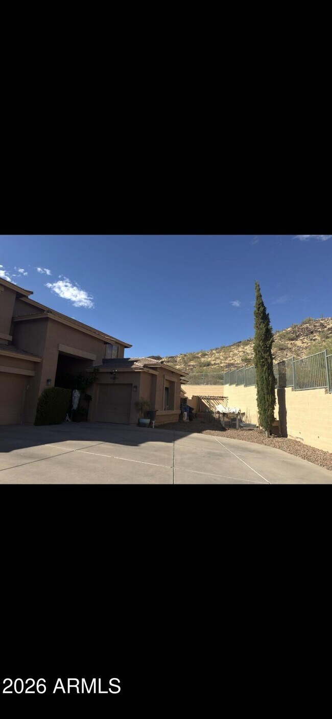 Building Photo - 3928 W Range Mule Dr
