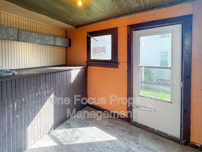 Building Photo - 509 Rural Ave