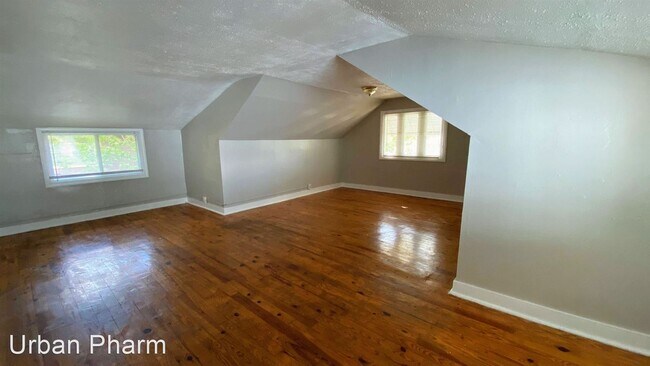 Building Photo - 3 br, 1 bath House - 555 Oakdale SE
