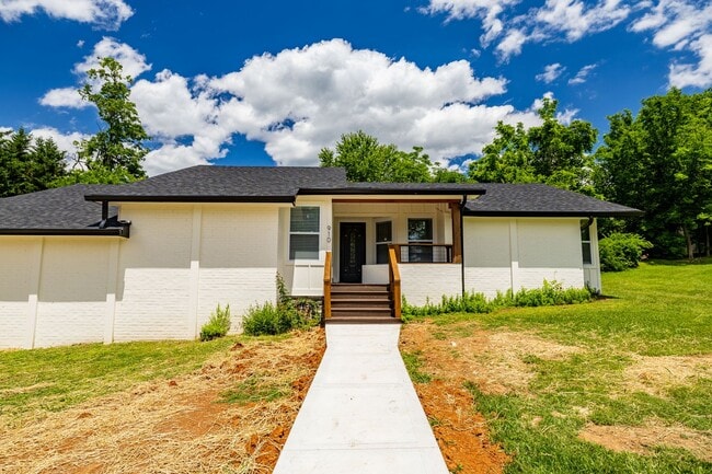 Building Photo - 910 Windlau Ct