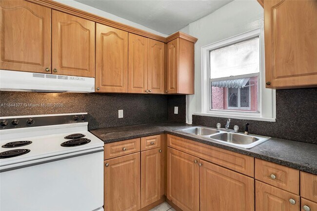 Building Photo - 1137 NW 29th Terrace