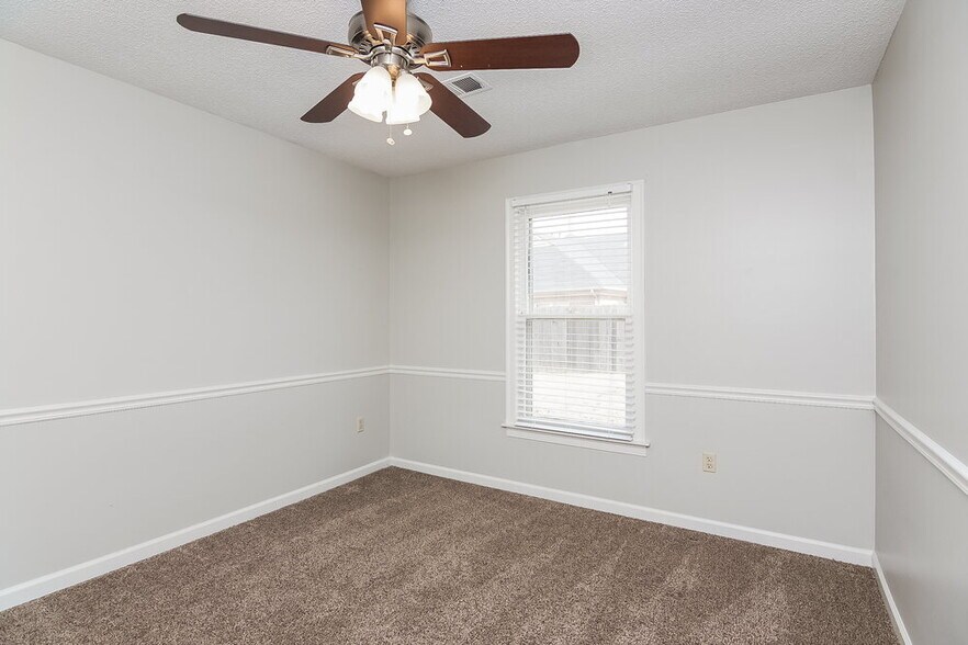 Building Photo - 8684 Leaf Manor Cove