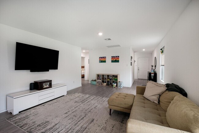 Building Photo - 14727 Bolinger Ml