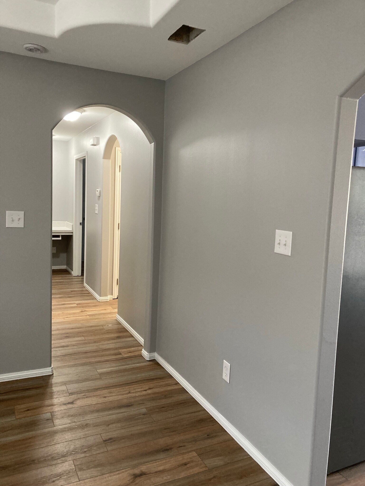 Building Photo - 910 English Ave