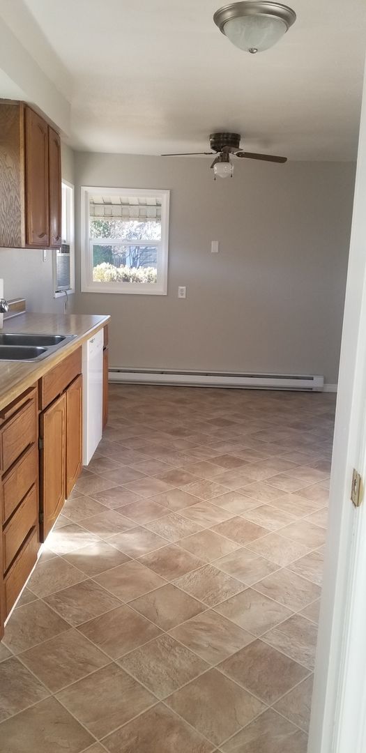 Building Photo - Very nice 1 bed 1 bath house on Columbia