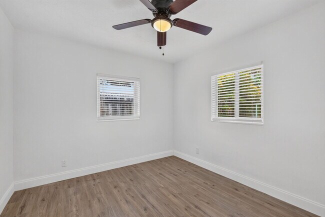 Building Photo - 540 NE 61st St
