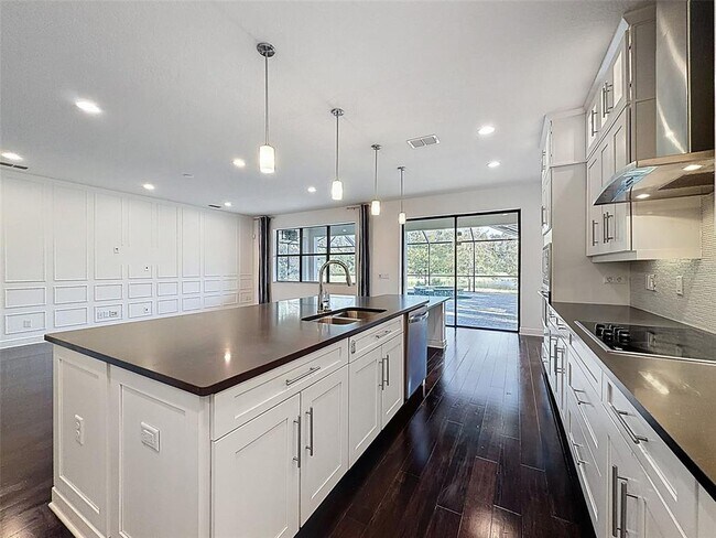 Building Photo - 10701 Laurel Vista Way