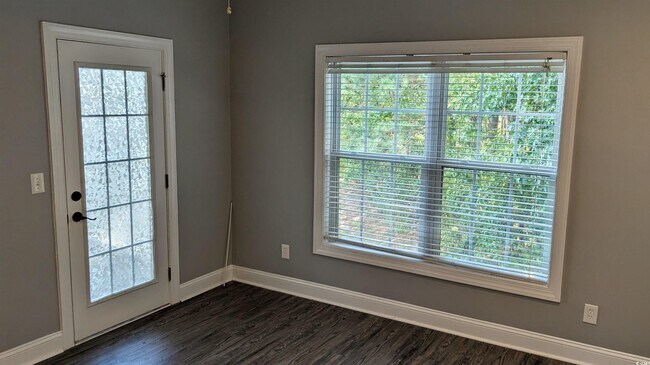 Building Photo - 5054 Belleglen Ct