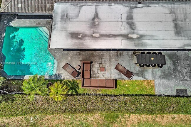 Building Photo - 5602 S Travelers Palm Ln