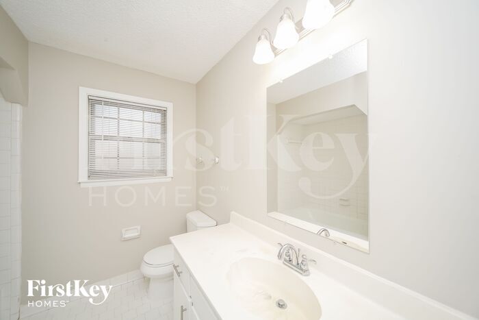 Building Photo - 6319 Solway Dr