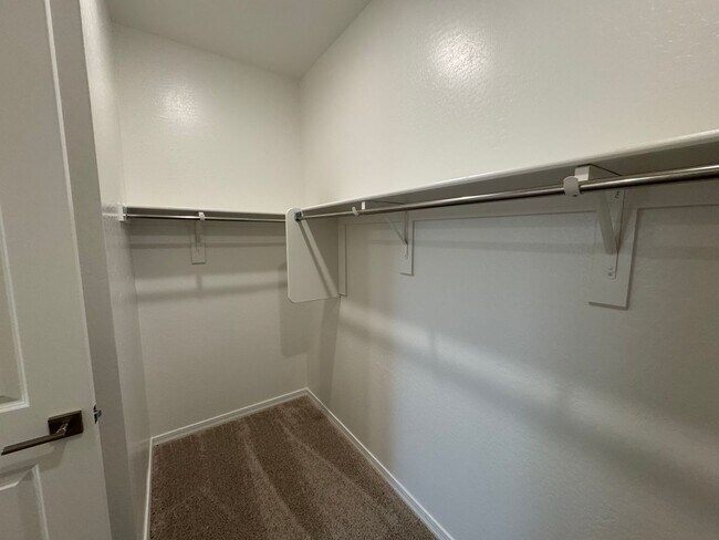 Building Photo - 3 bed 2.5 bath brand new home