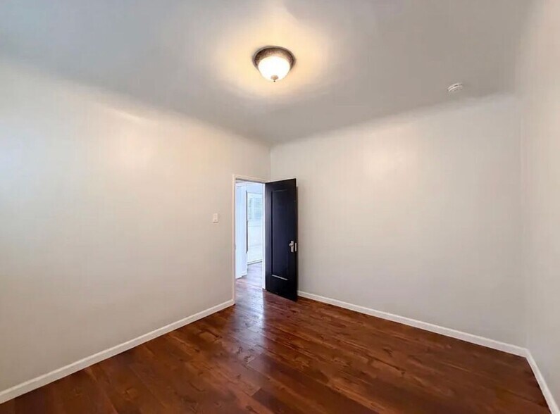 Building Photo - 231 22nd St