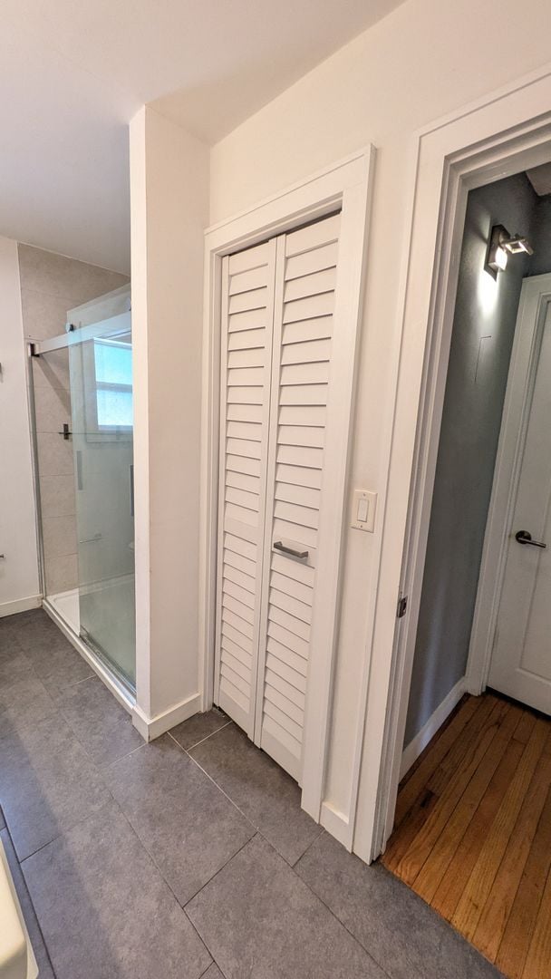 Building Photo - Charming two bedroom one bath cottage with...