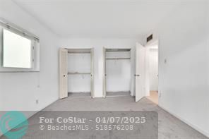 Building Photo - 7897 Golf Cir Dr