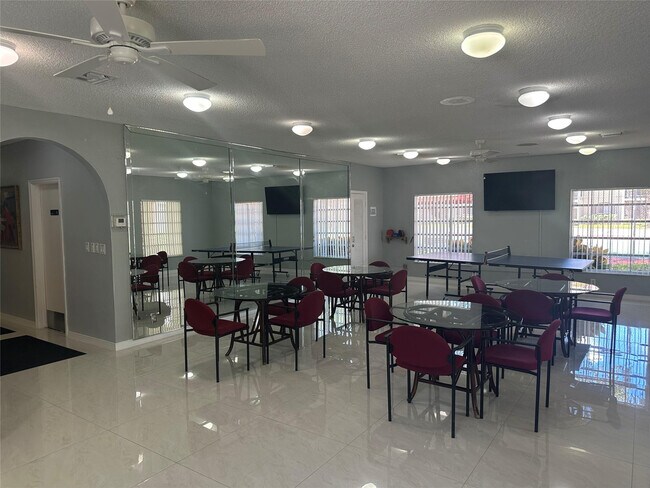 Building Photo - 251 S Cypress Rd