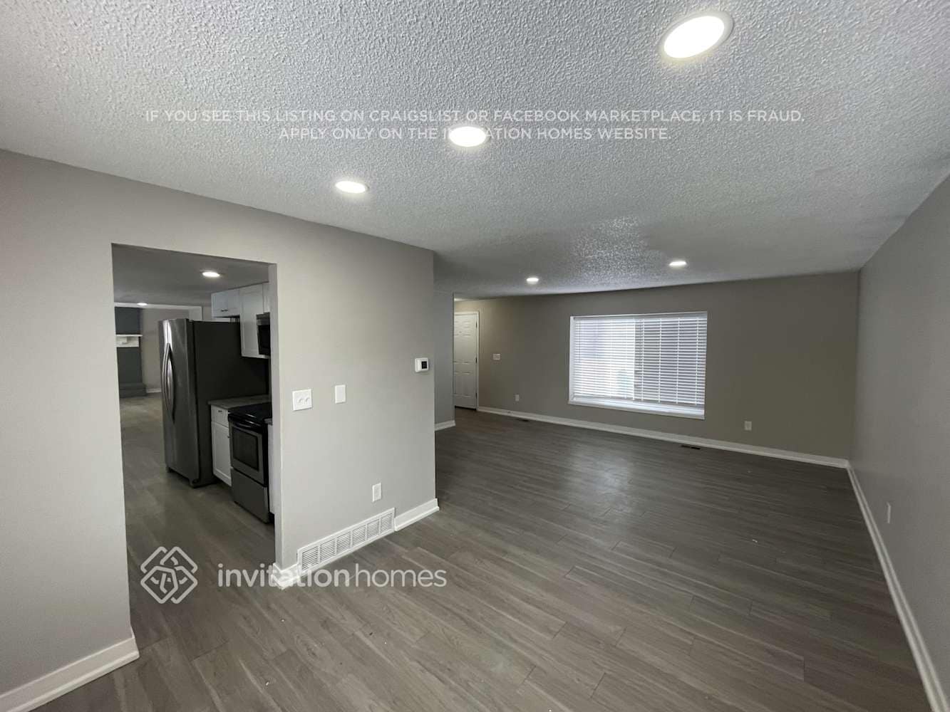 Building Photo - 18623 E Lehigh Ave