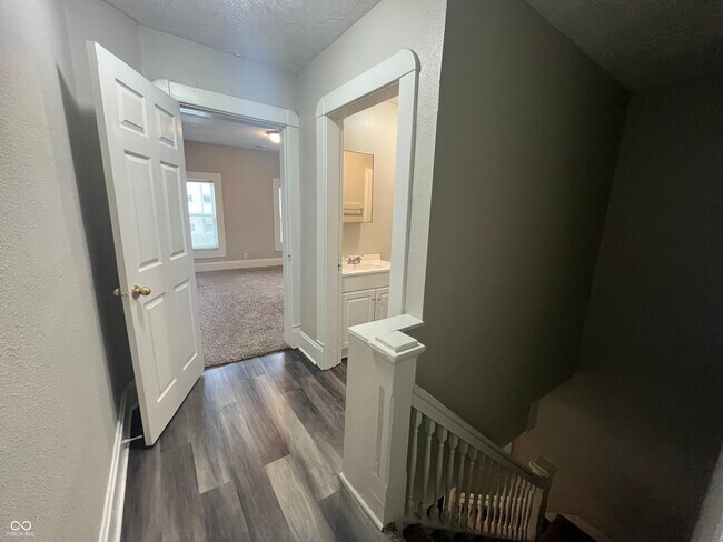 Building Photo - 2114 S Woodlawn Ave