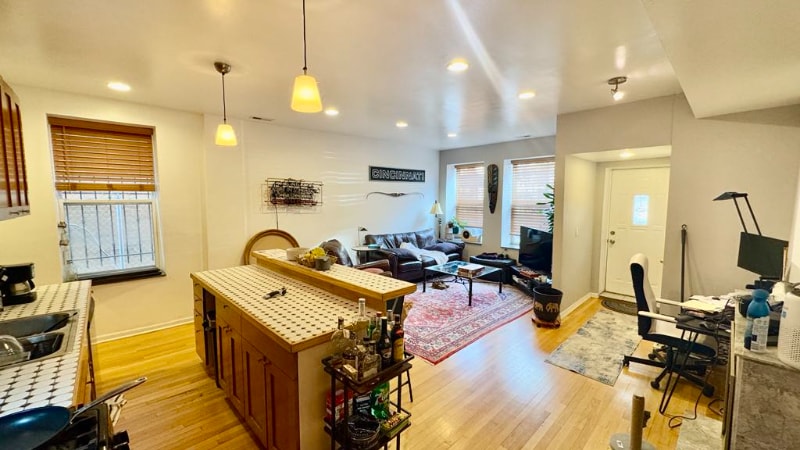 Building Photo - 1453 W Cortez St