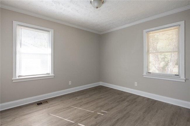 Building Photo - 2153 Burroughs Ave SE