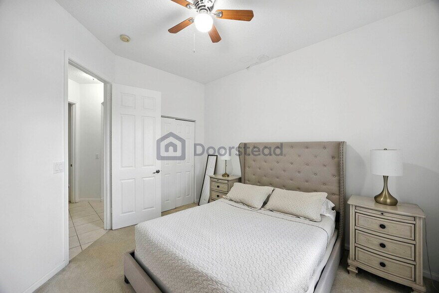 Building Photo - 10555 Paso Fino Dr