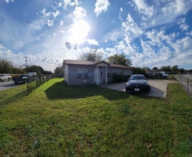 Building Photo - 5248 E Berry St