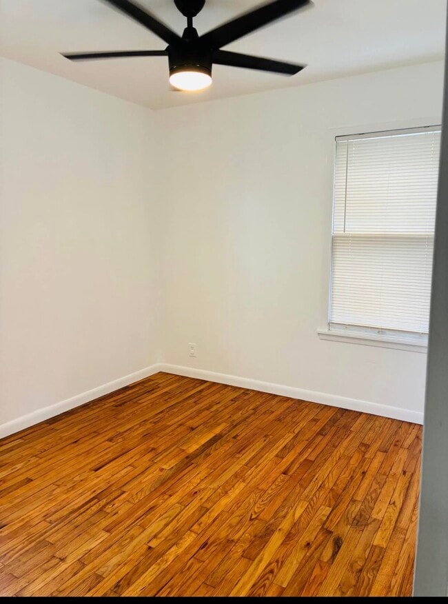 Building Photo - 1114 Belmeade Dr