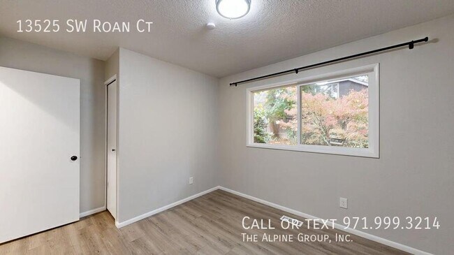 Building Photo - 13525 SW Roan Ct