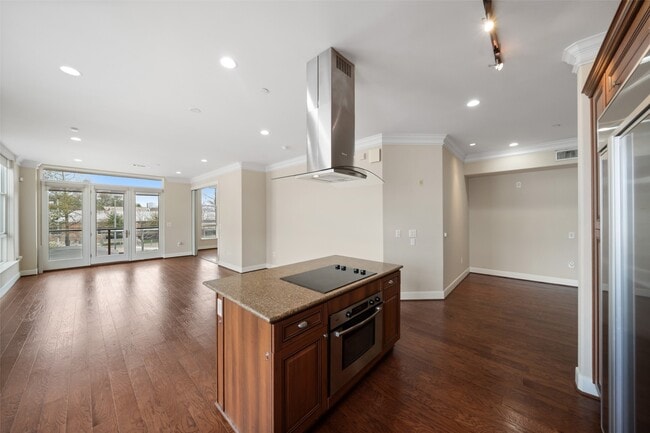 Building Photo - 1419 Montrose Blvd