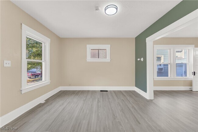 Building Photo - 3865 W 16th St
