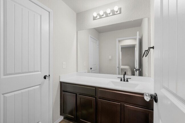 Building Photo - 8207 Amaryllis Ct