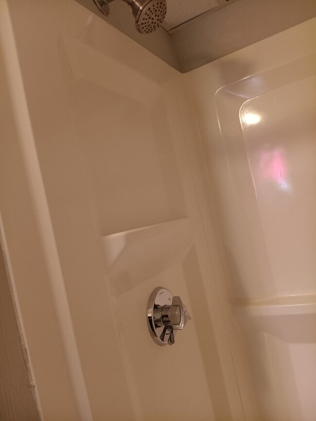 Building Photo - 37 Bancroft St