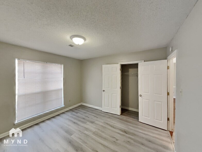 Building Photo - 7153 Kimlee Cove