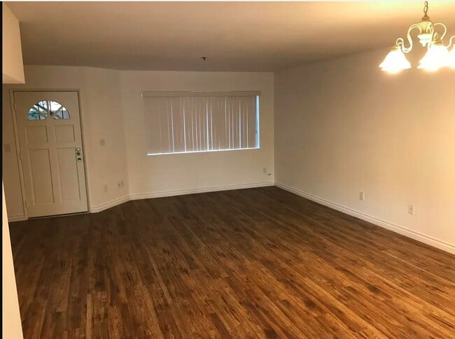 Building Photo - 1122 N Columbus Ave