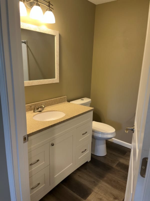 Building Photo - 118 W Cedar Ln